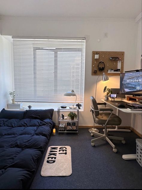 Small Room Apartment Bedroom, Men’s Small Bedroom Ideas, Small Room Setup Bedrooms Layout, Small Room Ideas For Men, Small Bedroom Ideas For Men, Small Room Setup, Bedroom Organization Ideas, Mens Room Decor, Mens Bedroom Decor