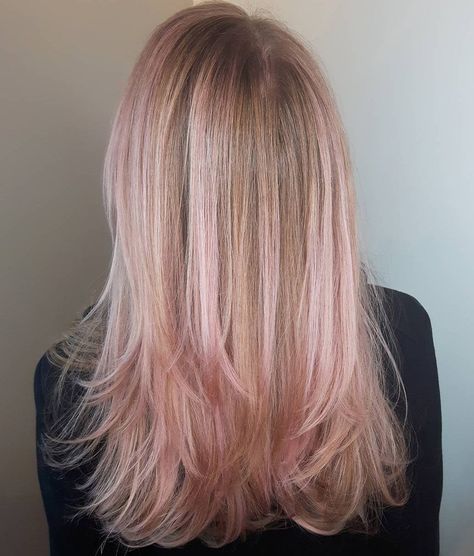 Rose+Gold+Balayage+For+Blondes Balayage Hair Rose, Blond Rose, Gold Balayage, Rose Gold Balayage, Rose Gold Highlights, Pink Blonde, Blonde Pink, Blond Ombre, Gold Hair Colors