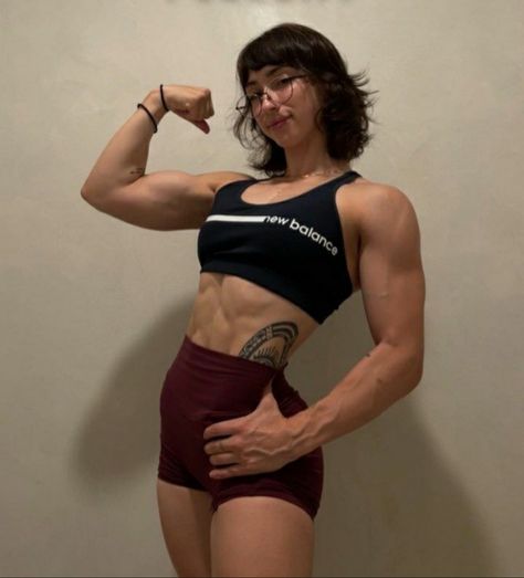 Lean Women, Buff Women, Black Girls With Tattoos, Ripped Girls, Female Anatomy, Fitness Inspiration Body, Gym Inspiration, Muscle Girls, Muscle Women