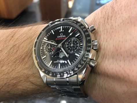 Omega Speedmaster Moonphase Co-Axial Master Chronometer Chronograph Speedmaster Moonphase, Moon Watch, Omega Speedmaster, Omega Watch, Chronograph, To The World, Things To Wear, Moon, The World