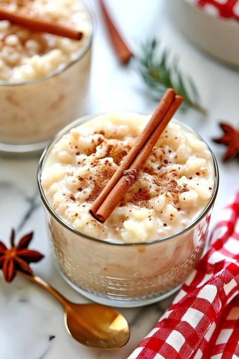 If you've never tried arroz con leche, stop what you're doing and make this Mexican rice pudding recipe asap. It's rich, sweet, and oh-so-creamy. Colombian Desserts, Chard Recipes Healthy, Mexican Rice Pudding, Frozen Pudding, Rice Pudding Recipe, Chard Recipes, Rice Recipes For Dinner, Colombian Food, Mexican Dessert