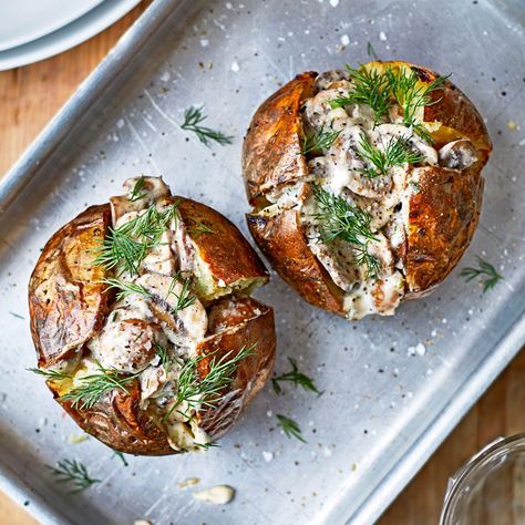 Top 10 healthy jacket potato fillings Mushroom Jacket, Jacket Potato Fillings, Baked Potato Fillings, Jacket Potato Recipe, Vegeterian Dishes, Mushroom Ideas, Jacket Potatoes, Vegan Chickpea Curry, Homemade Baked Beans