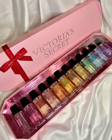 Kate Spade Perfume, Victoria Secret Perfume Body Spray, Perfume Victoria Secret, Profumo Victoria Secret, Koleksi Parfum, Victoria Secret Body Spray, Victoria's Secret Perfume, Korean Skincare Products, Victorias Secret Set