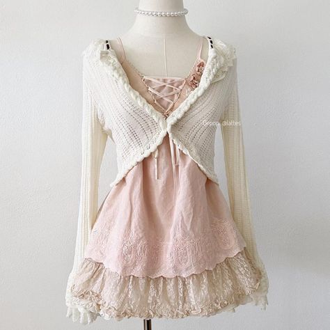 Layered Outfit Spring, Coquette Brandy Melville Outfits, 32d Cup Size, Shoujo Girl Outfit, Morikei Outfits, Himekaji Outfits, Coquette Outfits, Coquette Outfit, 일본 패션