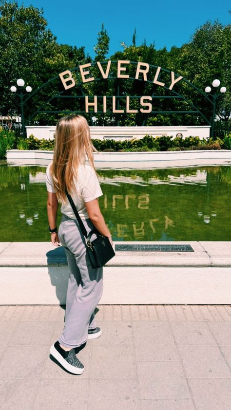 Aesthetic Beverly Hills Beverly Hills Aesthetic, Beverly Hills Sign, Beverly Hills Outfit, Los Angeles Trip, La Summer, California Aesthetic, La Outfits, Los Angeles Travel, Golden Triangle