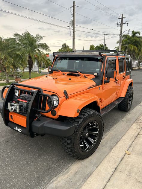 Orange Jeep Wrangler, Jeep Wrangler Mods, Orange Jeep, Black Jeep Wrangler, Sick Cars, Car Sick, Luxury Garage, Black Jeep, Jeep Ideas