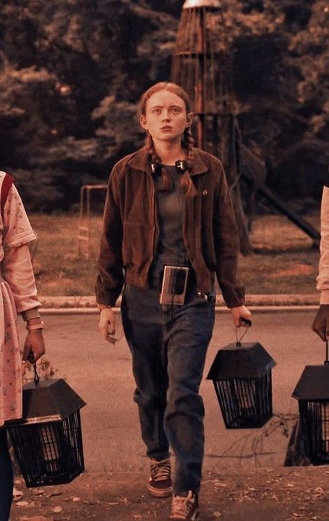 Mad Max Stranger Things Max Mayfield Outfit, Mad Max Stranger Things, Max Mayfield Icons, Sadie Sink Stranger Things, Max St, 80’s Outfits, 80s Pictures, Demogorgon Stranger Things, Hopper Stranger Things