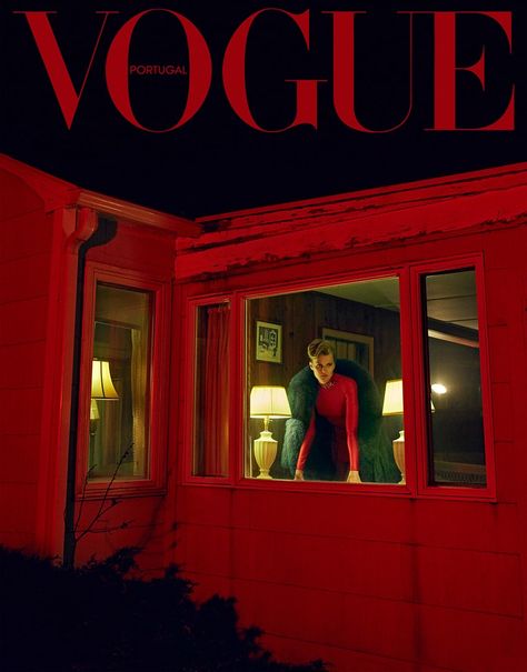 Plakat Design Inspiration, Editorial Design Magazine, Fashion Design Inspiration, Vogue Portugal, Vogue Magazine Covers, I See Red, Toni Garrn, Red Rooms, Vogue Covers