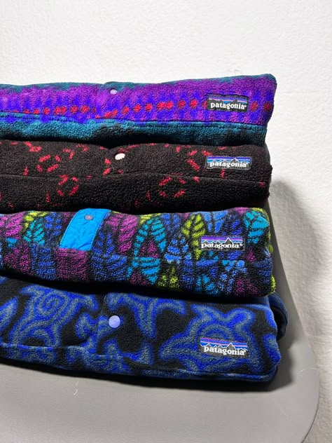 Patagonia vintage 90’s #patagonia #snapt #turtlezen #gorpcore #outdoor #outdoorlife Vintage Patagonia Synchilla, Patagonia Vintage Fleece, Vintage Items Aesthetic, Patagonia Aesthetic, Synchilla Patagonia, Patagonia Vintage, Patagonia Outfit, Chalk Bag, Beautiful Chaos