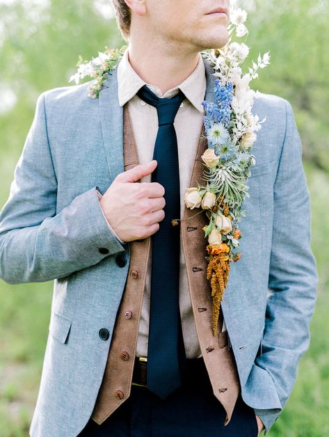 A wow worthy living lapel floral accessory for the groom! Country Wedding Shoes, Elegant Country Wedding, Wearable Flowers, Floral Lapel, Country Wedding Inspiration, Diy Fleur, Wedding Invitations With Rsvp, Desert Chic, Road Photography