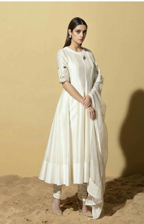 Cotton Silk Anarkali Dress, White Long Dress Indian Style, Chickenkari Suits, White Cotton Anarkali, White Anarkali Dress, Ivory Anarkali, Style Outfits Summer, Summer Vibes Aesthetic, Aesthetic Summer Outfits