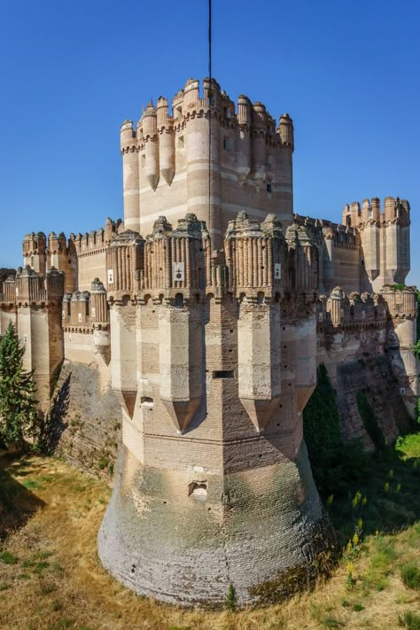 Roman Castle, Spain Castle, Architecture Castle, Castles Around The World, Henry Iv, Old Castle, Castles Of The World, Castle Mansion, European Castles