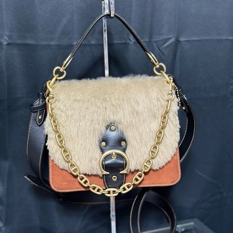 COACH Beat Brown/Brass Shoulder Bag In Suede Leather and Shearling Balenciaga Arena, Egyptian Blue, Bags Coach, Large Shoulder Bags, Chuck Taylor, Coach Handbags, Chuck Taylors, Coach Bags, Suede Leather