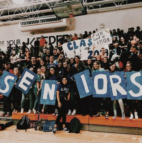 High School Spirit Stick, Rally Ideas Highschool, School Assembly Aesthetic, Aloha Pep Rally, Prep Rally Poster Ideas, School Spirit Posters Pep Rally, Senior Year Bulletin Board Ideas, Pep Rally Posters Senior, Pep Rally Decorations Gym