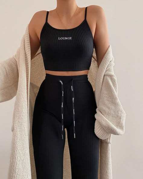 Cute Lounge Outfits, Cute Lazy Outfits, Causual Outfits, Pinterest Outfits, Sporty Outfits, Cute Simple Outfits, Outfit Goals, Teenage Fashion Outfits, Winter Fashion Outfits