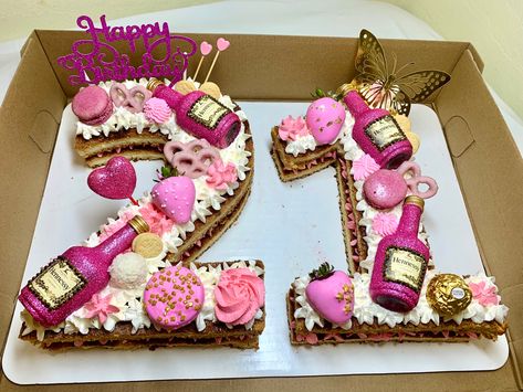 Birthday Desert Ideas, 22 Birthday Cake, 21 Bday Ideas, 21st Birthday Party Decor, 21 Birthday Cake, 25th Birthday Cake, Birthday Desert, Guys 21st Birthday, Casino Birthday Party