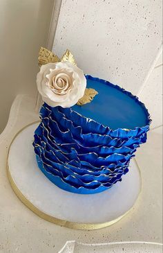 Ruffle Cake Tutorial, How To Make Ruffles, Fondant Ruffles, Cake Decorating Classes, Ruffle Cake, Beautiful Birthday Cakes, Mermaid Cakes, Painted Cakes, Cake Videos