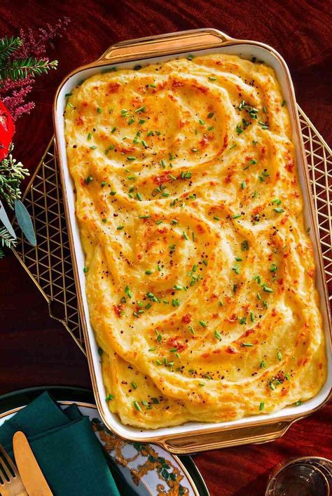 Whipped Potato Casserole, Thanksgiving Potatoes Side Dishes, Easter Casseroles, Thanksgiving Mashed Potatoes Recipe, Weird Thanksgiving, Thanksgiving Potatoes Recipes, Potato Green Bean, Thanksgiving Vegetables Side Dishes, Thanksgiving Vegetable Sides