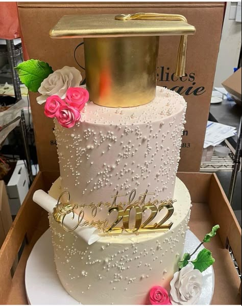 White And Gold Cake Graduation, Graduation Cake Two Tier, Floral Grad Cake, Gold And Pink Graduation Party Ideas, College Graduation Cake Ideas For Women, College Graduation Cake For Women, Pink And Gold Graduation Cake, Rustic Graduation Cake, Girly Graduation Cakes