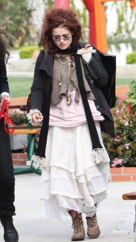 Layering Style Clothes, Helena Bonham Carter Style, Layers Outfits, Layered Clothes, Layers Fashion, Helen Bonham Carter, Helena Carter, Helen Bonham, Layered Clothing