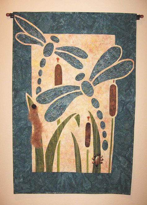 Dragonfly Applique Pattern, Dragonfly Applique, Hawaiian Applique Quilt, Applique Wall Hanging, Barn Quilt Designs, Landscape Quilt, Wool Applique Patterns, Japanese Quilts, Applique Quilt Patterns