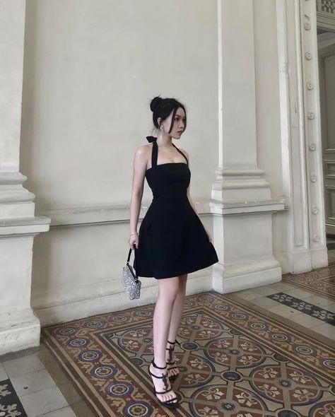 Asian Dress Outfits, Acquaintance Party Outfit Dress, Black Ball Gown Elegant, Lady Boss Outfit, Black Classy Dress, Party Dress Aesthetic, Semi Formal Dresses Black, Mid Thigh Dress, Outfit Recommendations