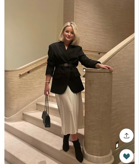 Outfit inspo Look Rich Outfits, Xmas Day Outfit, Elegant Church Outfits, Blazer And Skirt Outfits, Laura Byrnes, Winter Party Outfit, Outfit Elegantes, Winter Fashion Outfits Casual, Rock Outfit