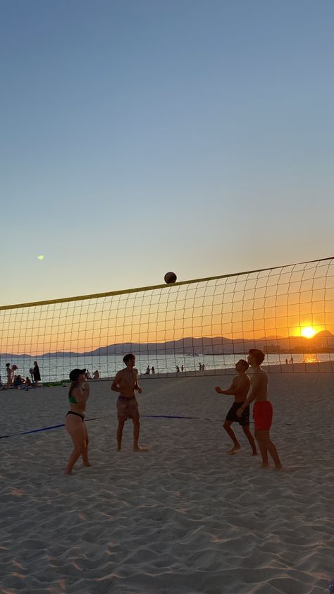 Vision Board Ideas Friends, Volleyball Vision Board, Beach Volley Aesthetic, Beach Volley, Summer Goals, Summer Plans, Salou, Summer 24, Beach Volleyball