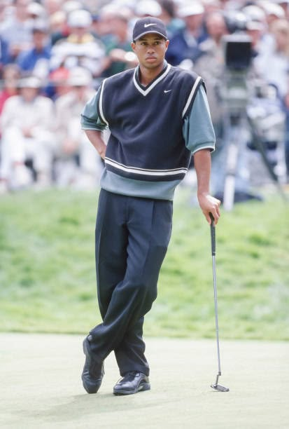 1,258 Tiger Woods 1998 Photos & High Res Pictures - Getty Images Golf Outfit Men Aesthetic, Tiger Woods Golf Outfit, Vintage Golf Photos, Golf Outfits Men Fashion, Vintage Golf Outfits Men, 90s Golf Outfits, Vintage Tiger Woods, Vintage Golf Outfit Men, Tiger Woods Outfit