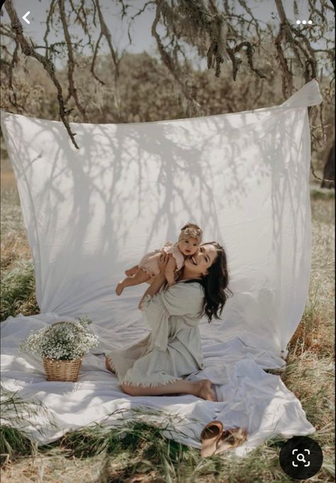 White Sheet Photoshoot Outside Family, Simple Spring Mini Session Ideas, Mommy And Me Sheet Photoshoot, White Sheet Mommy And Me Photoshoot, Spring Motherhood Session, Spring Mother Daughter Photo Shoot, Pet Mini Sessions Photo Ideas, Mommy And Me Outside Photo Shoot, Spring Mommy And Me Photo Shoot