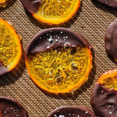 Candied Oranges Candied Orange Slices With Chocolate, Candied Fruit Slices, Candied Oranges Dipped In Chocolate, Candies Oranges, Chocolate Dipped Candied Oranges, Orange Chocolate Candy, Chocolate Dipped Orange Peel, Chocolate Dipped Oranges, Candied Citrus Slices With Chocolate