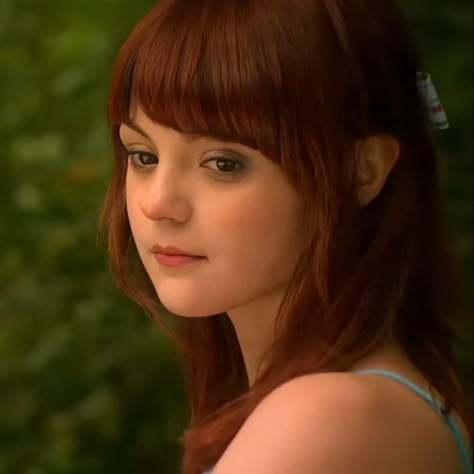 Emily Skins, Skins Gen 2, Emily Fitch, Kathryn Prescott, Shin Nana, Cassie Skins, Skin Aesthetics, Skins Uk, Revenge Of The Fallen