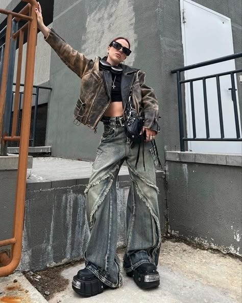 Diesel Street Style, Futuristic Fashion Aesthetic Y2k, Grunge Y2k Outfits Street Styles, Futuristic Y2k Fashion, 2yk Outfits, Berlin Streetwear, Concept Clothing, Grunge Look, Futuristic Fashion