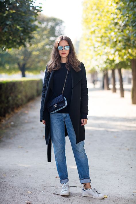 Caroline Blomst Joseph Coat, Caroline Blomst, Top And Jeans, French Navy, Dope Fashion, Fashion Now, Look Of The Day, No Show Socks, Short Socks