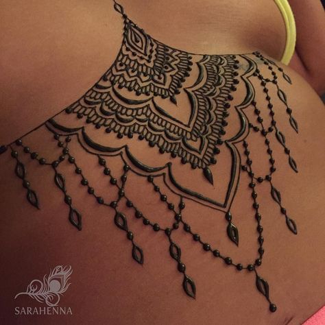 Sternum piece for Taryn headed out for an epic bachelorette weekend! We did this with my Pure Jagua Paste so it will stain a deep blue color and last a couple of weeks. Schedule yours via the link in my bio then click Book Now from the menu.  . . #sarahenna #jagua #hennastyle #seattlejagua #hennaartist #bodyart #purejaguapaste  #jaguastain #seattleartist #seattle #Kirkland #bothell  #seattlehenna #henna #nothennathough #sternum #sternumtattoo #underboob Chest Henna, Henna Chest, Sternum Piece, Chandelier Tattoo, Cool Henna, Henne Tattoo, Jagua Henna, Tattoos Nature, Henna Style Tattoos