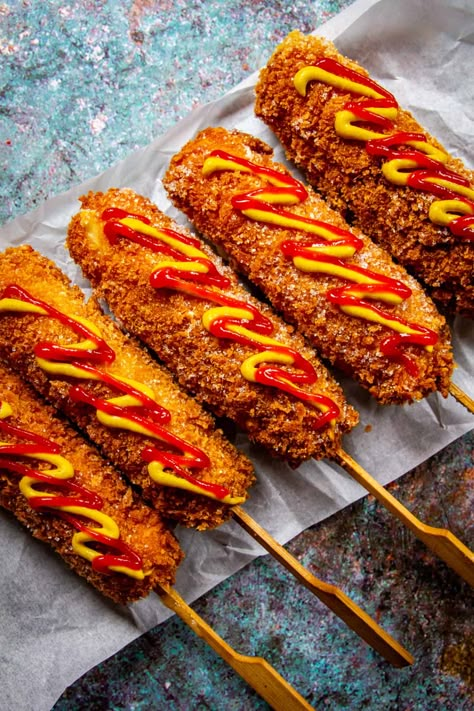 Korean Corn Dog Recipe, Korean Corn Dog, Corn Dog Recipe, American Corn, Ground Beef Breakfast, Korean Corn, Poached Chicken Breast, Corndog Recipe, Spicy Corn