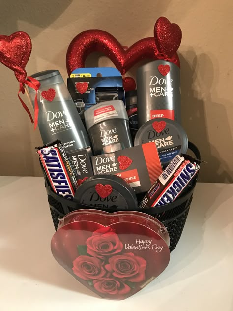 Valentines Baskets For Him, Valentine Gifts For Boyfriend, Diy Valentine Gifts For Boyfriend, Diy Valentines Day Gifts For Him, Bf Gift, Gift Bags For Boyfriend, Cadeau St Valentin, Gift Baskets For Him, Cute Anniversary Gifts