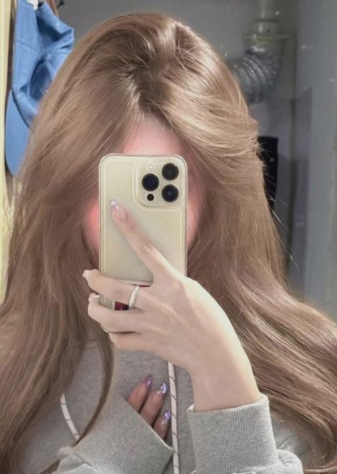 Korean Blonde Hair, Milky Brown Hair, Hair Color Korean, Latte Hair, Blonde Hair Korean, Korean Hairstyles, Beige Hair, Korean Hair Color, Hair Inspiration Long