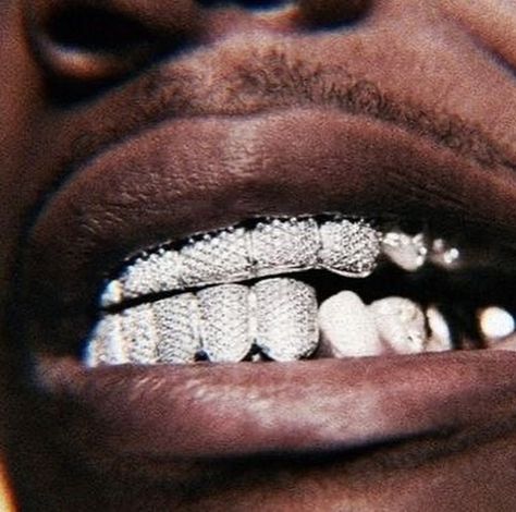 Grillz Teeth Men, Grillz Aesthetic, Pretty Teeth, Grillz Teeth, Diamond Grillz, Gold Grill, Diamond Teeth, Pretty Flacko, Custom Grillz