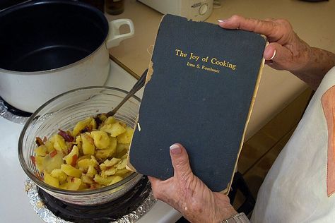 Almost 100 years after its publication, Joy of Cooking remains a steadfast guide for countless home cooks. Joy Of Cooking Recipes, Winter Dessert Table, Best Pancake Recipe Ever, Basic Pancake Recipe, Book Classics, Church Recipes, Basic Pancakes, Julia Childs, Southern Breakfast