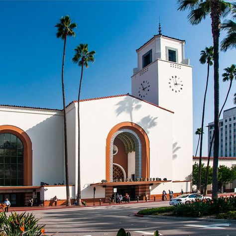 ICYMI - We added Los Angeles Union Station in Los Angeles to the #SoCalLandmarks photography project in June 2020. Project documentation with 10 images is posted on our website at https://socallandmarks.com/index.php/2020/06/12/los-angeles-union-station/ La Union Station, Union Station Los Angeles, Eve Babitz, Minecraft Inspiration, Train Stations, Union Station, Bus Station, Photography Projects, Train Station