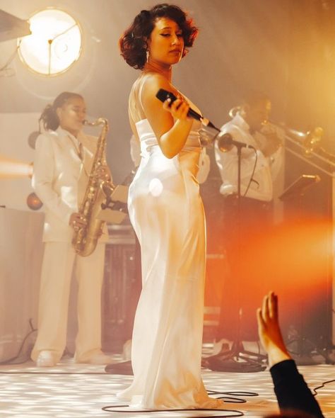 Raye My 21 Century Blues, Raye Singer Aesthetic, Jazz Singer Aesthetic, Raye Concert, Genesis Song, My 21st Century Blues, Raye Aesthetic, Fav Music, Women In Music