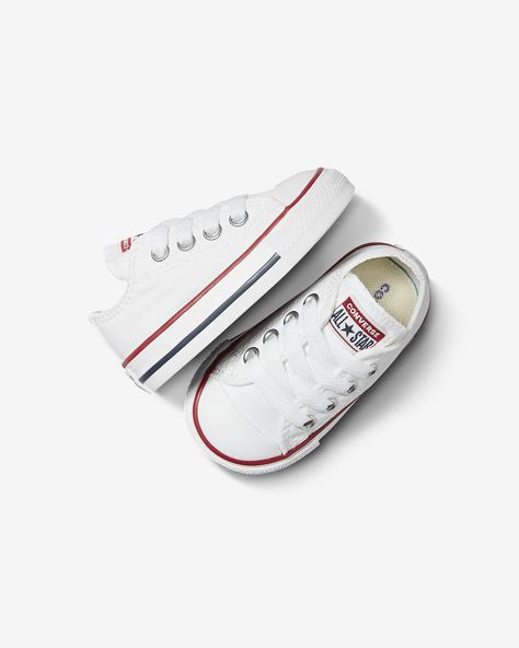 Converse Chuck Taylor All Star Low Top (2c-10c) Infant/Toddler Shoe. Nike.com Daughter Style, Toddler Converse, Shoe Nike, White Converse, Light Weight Shoes, Classic Shoes, Converse Chuck Taylor All Star, Girls Clothes