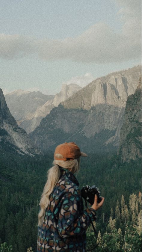 Mountain Aesthetic Photography, Wyoming Instagram Pictures, Mountain Mom Aesthetic, Hiking Vibes Aesthetic, Montana Picture Ideas, Colorado Hiking Aesthetic, Mountain Woman Aesthetic, Mountain Aesthetic Pictures, Yosemite Picture Ideas