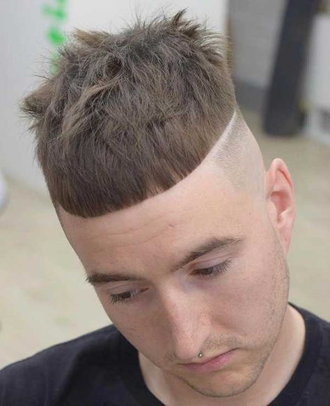 Cute Guy Haircuts, Crazy Hair Boys, Boy Hair Cuts, Haircut Fails, Weird Haircuts, Older Men Haircuts, Short Hair Cuts For Round Faces, Bald Men Memes, Very Short Haircuts