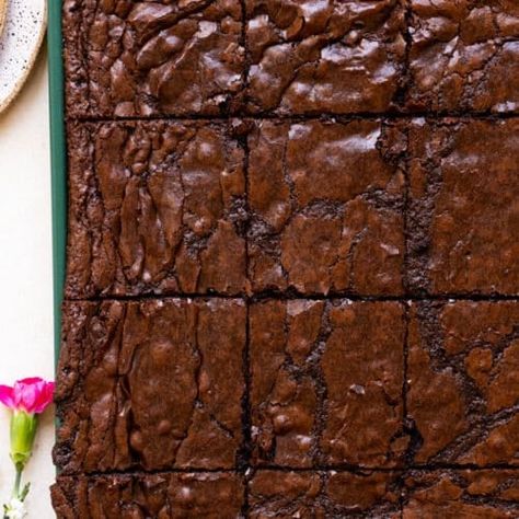 Sheet Pan Brownies Sheet Pan Brownies, Pan Brownies, Best Ever Brownies, Brownie Brittle, Comfort Food Chicken, How To Make Brownies, Peppermint Brownies, Brownie Toppings, Brownie Ingredients