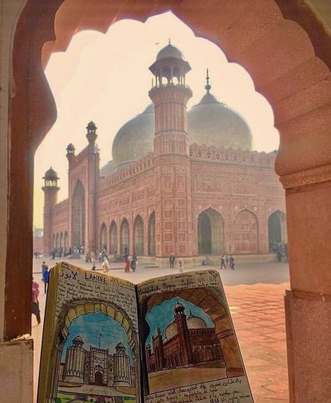 So it way july /12 2020 when me with my friends went to visit lahore. on 12 we landed as we were so tired so we rested that day.. then very next day we went to visit badshahi mosque..woahhh the experience was quite hillarious one ..the mosque is extremely big.. we enjoyedd theree and 1 man was like walking with us till the end and at every moment he was telling us the history that who came here.. and how many persons at a time can offer prayer there etc .. when we came out he made us saw a bagh Badshahi Masjid, Pakistan Aesthetic, Sunset Book, Badshahi Mosque, Pakistan Pictures, Pakistan Art, Pakistani Art, Pakistan Culture, South Asian Aesthetic