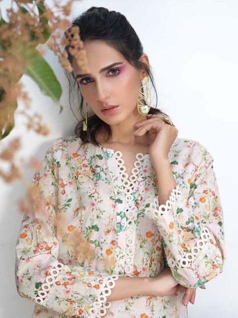 Make this style on your boring all over print cloth, and make it trendy. #kurtawithlace #alloverprjntdresses डिजाइनर कपड़े, Elegant Fashion Outfits, Lace Suit, Lace Dress Design, Simple Kurta Designs, Designer Kurti Patterns, Trendy Shirt Designs, Neck Designs For Suits, Stylish Short Dresses