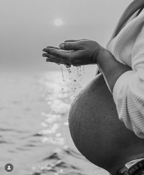 Ciara Pregnant Photoshoot, Black And White Maternity Shoot Outdoor, Maternity Photoshoot In Bed, Sand Maternity Shoot, Seaside Maternity Shoot, Maternity Pics At The Beach, Beach Bump Photos, Maternity Outfits For Photoshoot Summer, Maternity Boudiour Beach