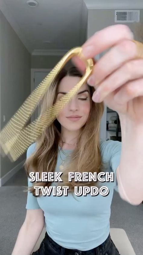 world_fashion_styles • Original Audio Twist Hair Tutorial, French Twist Updo, Daily Street Style, U Shaped Hair, French Twist Hair, Hair Upstyles, Twist Hair, Peinados Fáciles Para Cabello Corto, Hair Tutorials For Medium Hair